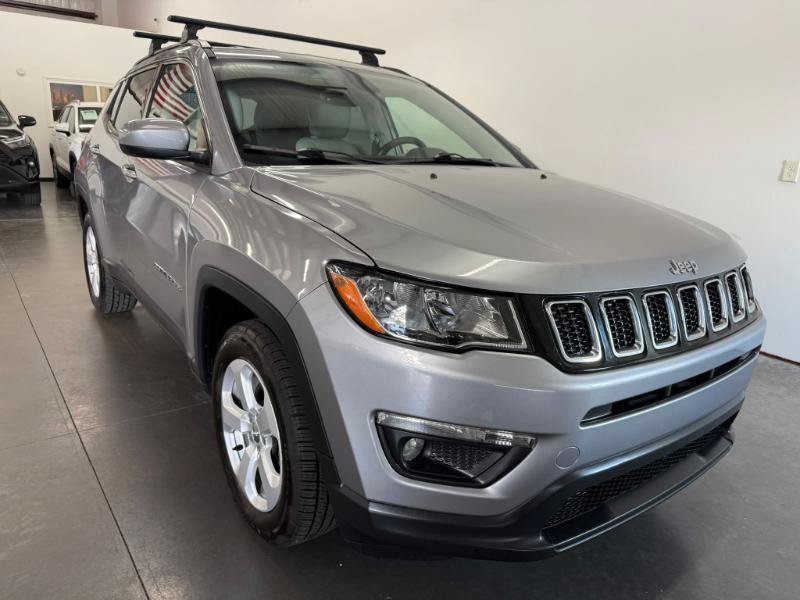 Used 2018 Jeep Compass Latitude w/ Popular Equipment Group FWD image 4