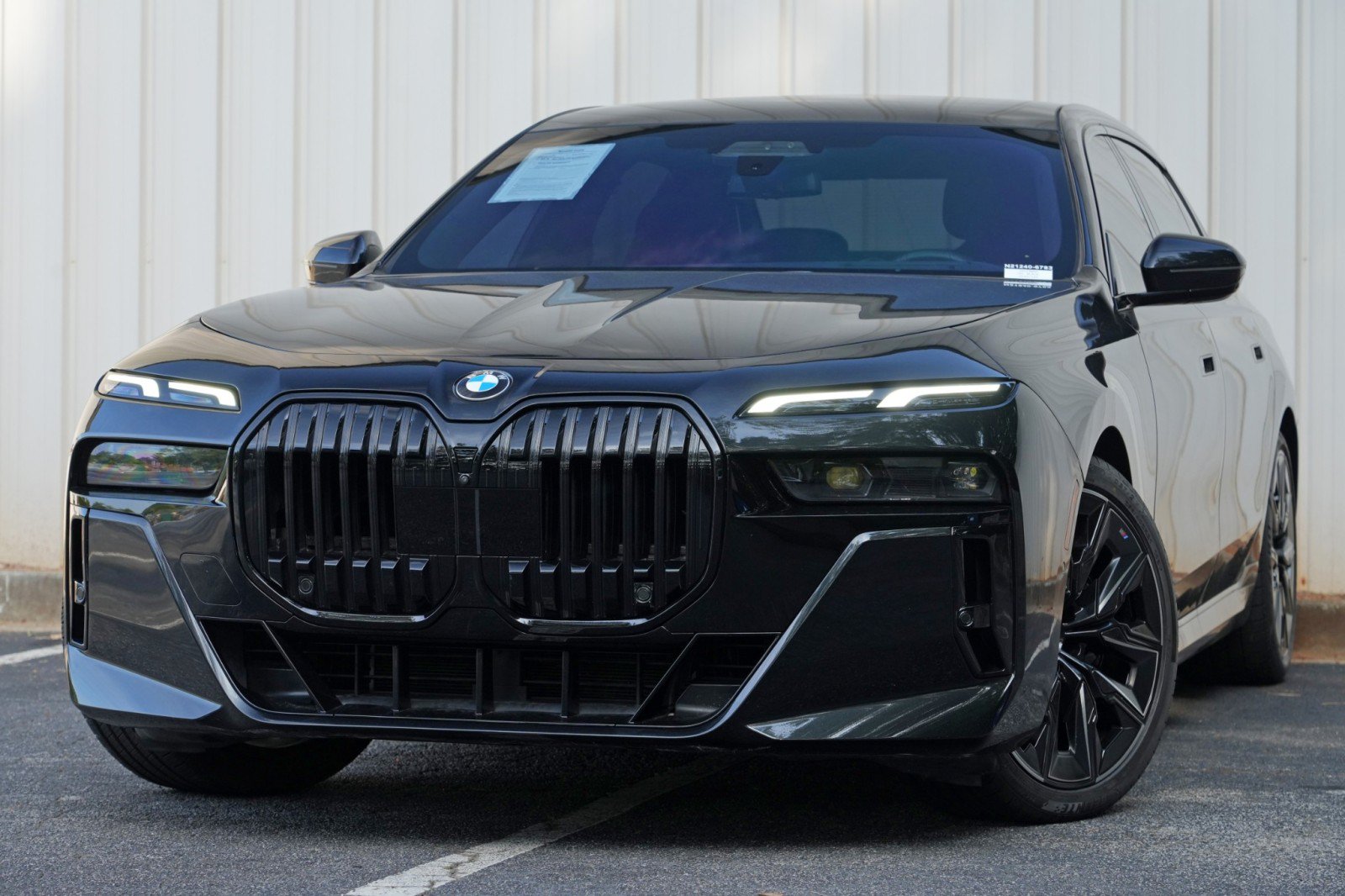 Used 2023 BMW 740i RWD image 3