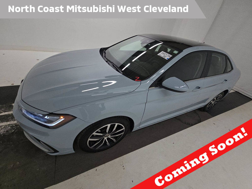 Used 2025 Volkswagen Jetta SE w/ Sunroof Package FWD image 1