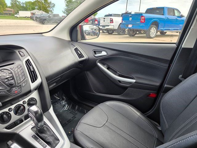 Used 2014 Ford Focus SE w/ Equipment Group 201A FWD image 29
