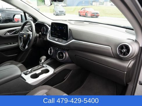 Used 2025 Chevrolet Blazer LT AWD/4WD image 40