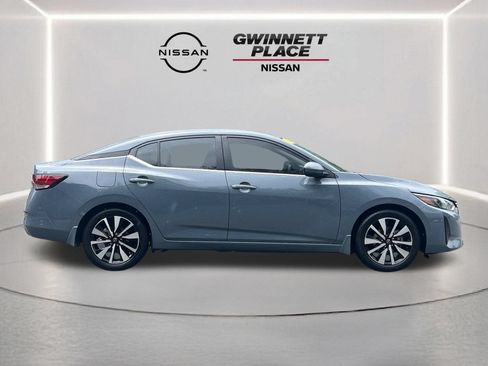 Used 2025 Nissan Sentra SV w/ SV Premium Package FWD image 13