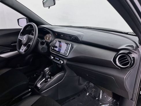 Used 2019 Nissan Kicks SV FWD image 33