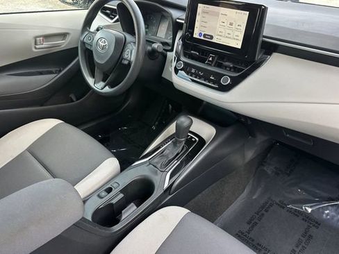 Used 2024 Toyota Corolla LE w/ LE Convenience Package image 15