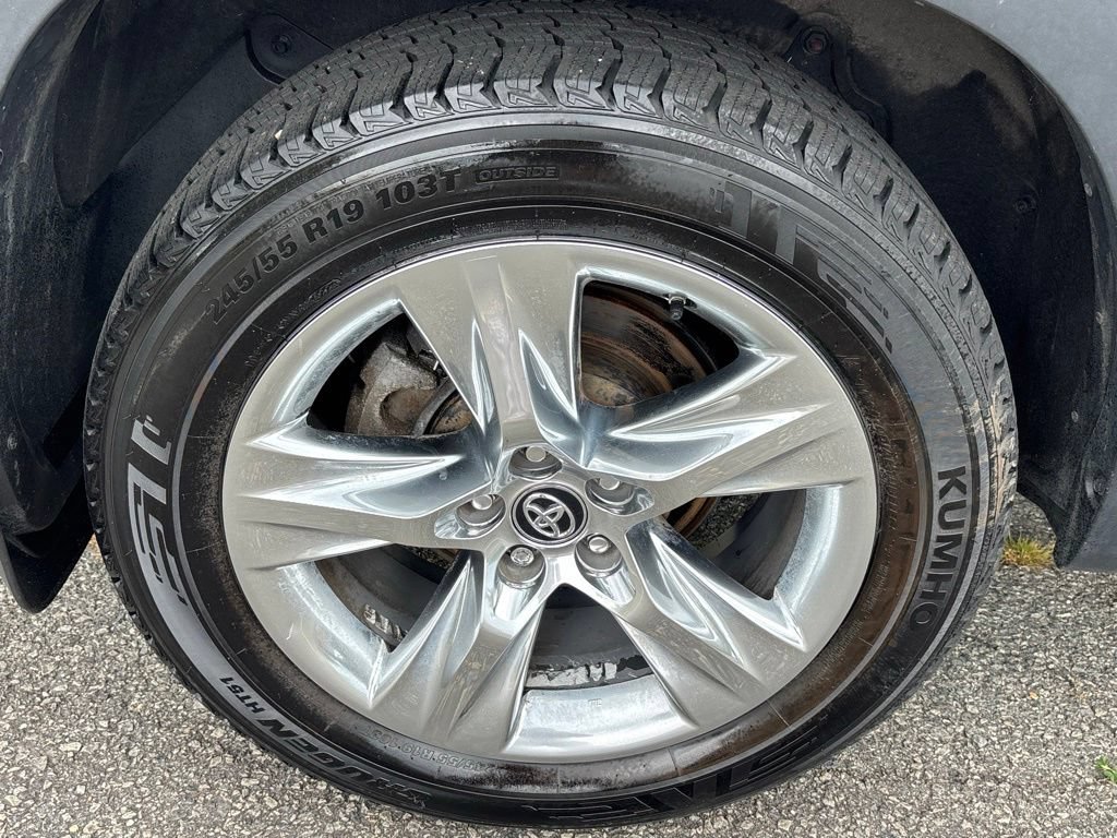 Used 2019 Toyota Highlander Limited w/ Carpet Mat Package (TMS) AWD/4WD image 42