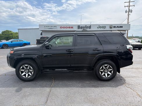 Used 2024 Toyota 4Runner TRD Off-Road Premium w/ Moonroof Package AWD/4WD image 6
