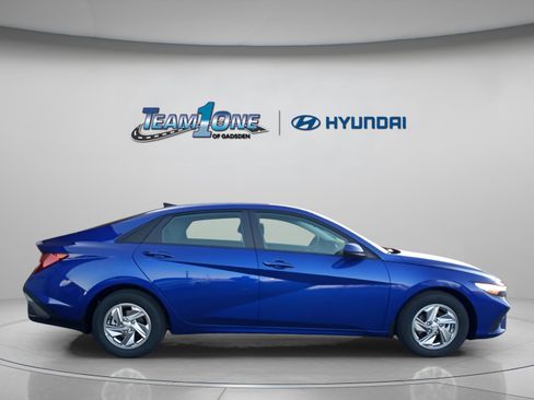 New 2026 Hyundai Elantra SE image 9