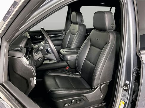 Used 2022 GMC Yukon XL Denali RWD image 8