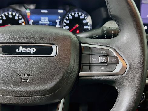 Used 2024 Jeep Compass Latitude AWD/4WD image 18