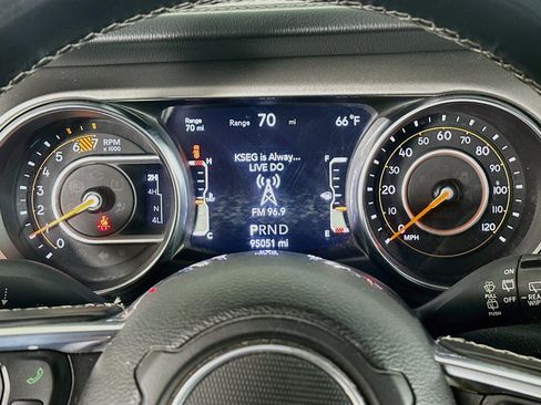 Used 2020 Jeep Wrangler Unlimited Sahara AWD/4WD image 19