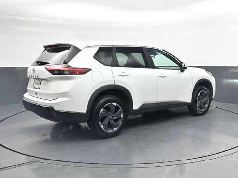 Used 2025 Nissan Rogue SV FWD image 5