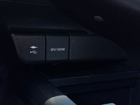 Used 2018 Toyota Camry XSE FWD image 20