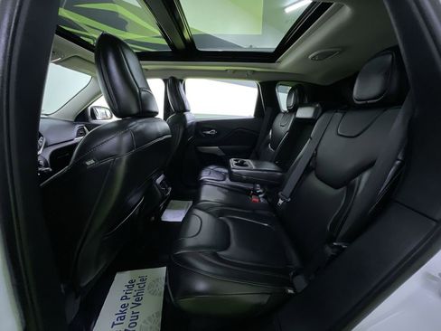 Used 2018 Jeep Cherokee Limited image 29