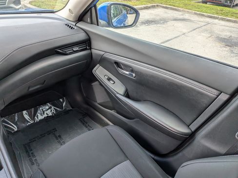 Used 2022 Nissan Sentra SV w/ All-Weather Package FWD image 17