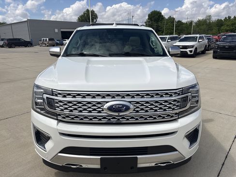 Used 2021 Ford Expedition Platinum AWD/4WD image 2