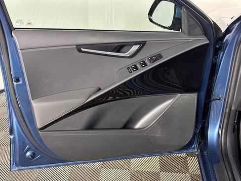 Certified 2023 Kia Niro Wind FWD image 11