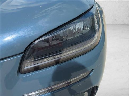 Used 2023 Lincoln Corsair FWD image 9
