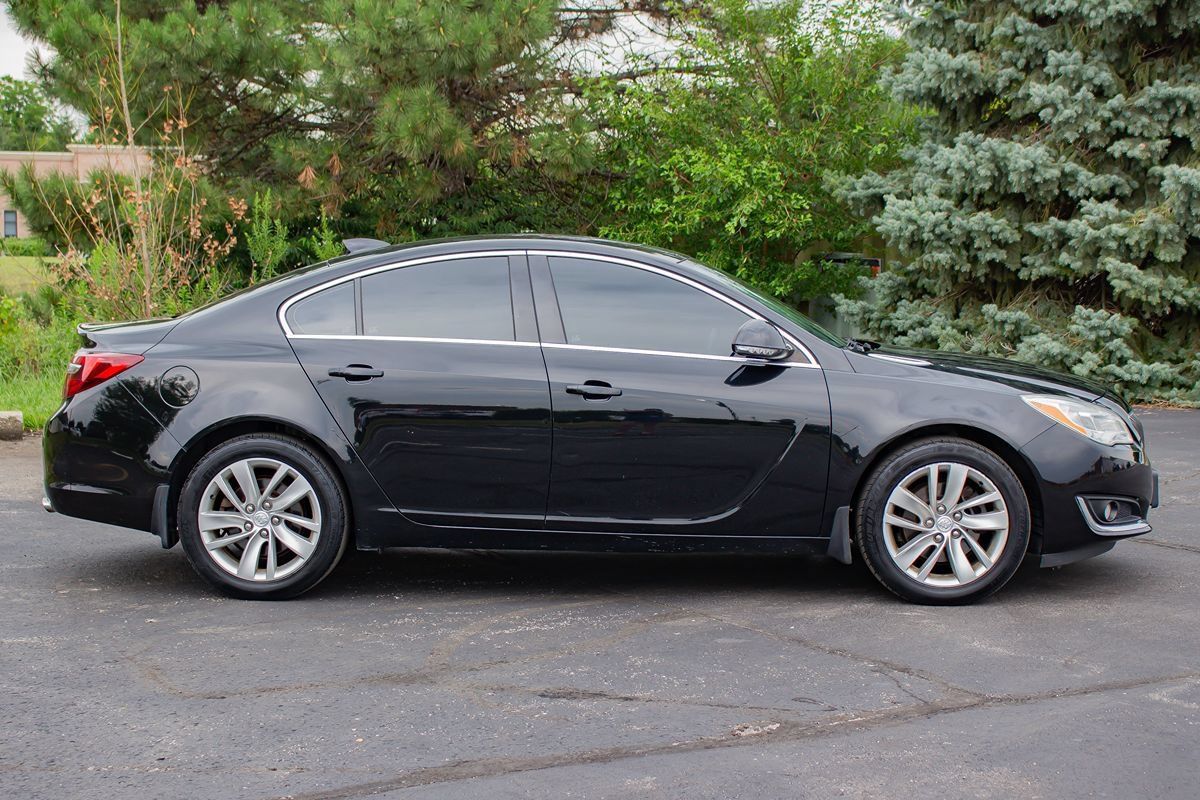 Used 2016 Buick Regal AWD image 11