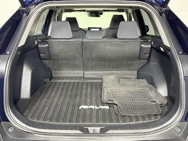 Used 2022 Toyota RAV4 XLE w/ Convenience Package AWD/4WD image 25