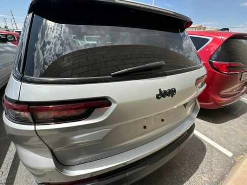 Certified 2023 Jeep Grand Cherokee L Laredo RWD image 5