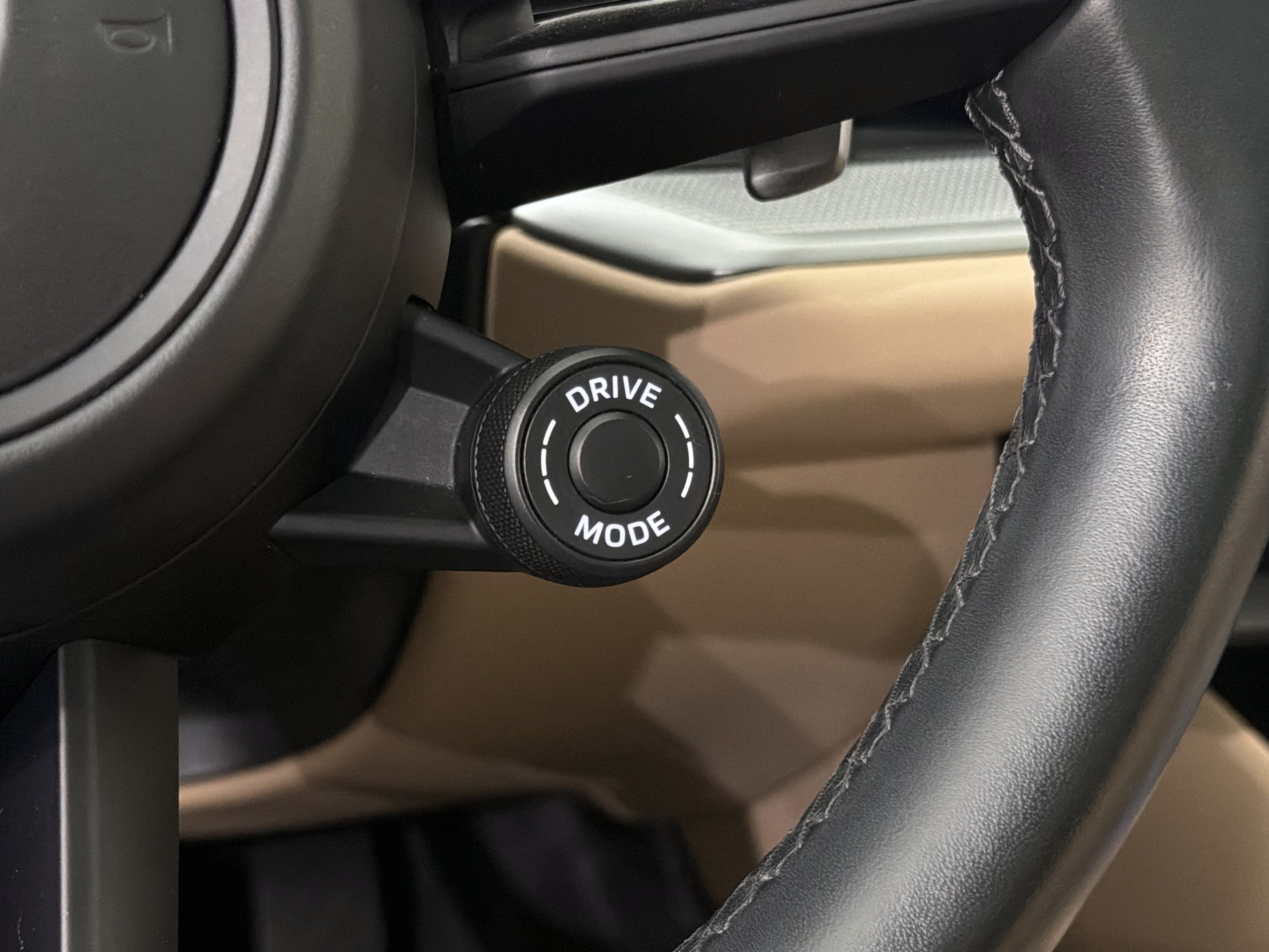 Certified 2024 Porsche Cayenne Coupe AWD/4WD image 46