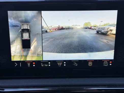 Used 2024 GMC Sierra 2500 AT4 w/ AT4 Premium Plus Package AWD/4WD image 14