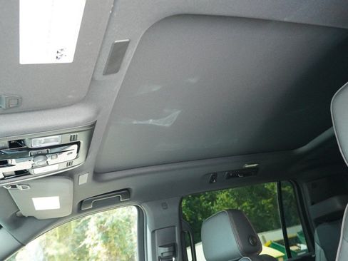 Used 2026 Chevrolet Suburban RST w/ Comfort Package RWD image 12