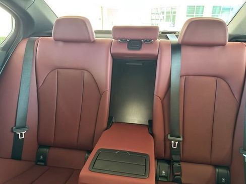 Used 2025 BMW 330i Sedan w/ M Sport Package RWD image 10