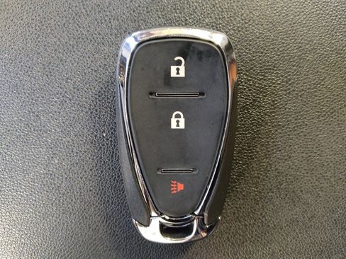 Used 2023 Chevrolet Equinox LS w/ LPO, Floor Liner Package FWD image 32