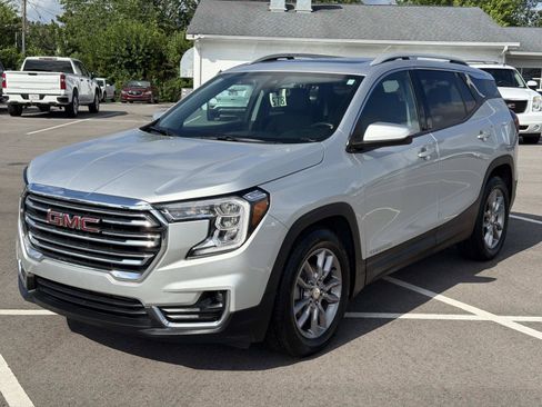 Certified 2022 GMC Terrain SLT w/ Infotainment Package II FWD image 3