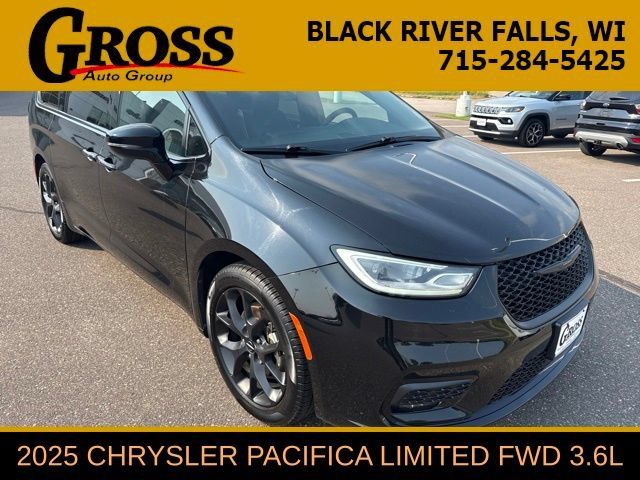 Used 2025 Chrysler Pacifica Limited FWD image 1