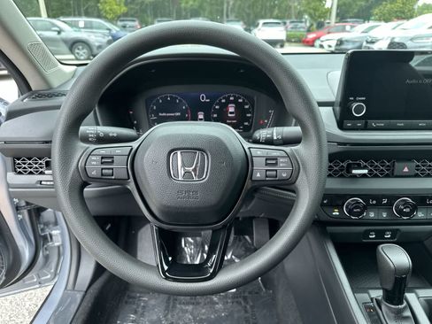 Used 2025 Honda Accord SE image 18