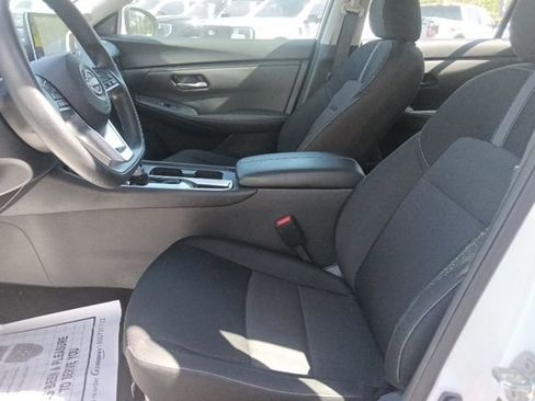 Used 2025 Nissan Sentra SV FWD image 14