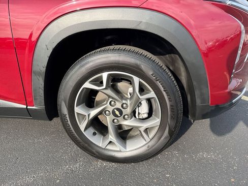 Certified 2025 Chevrolet Trax LT image 10