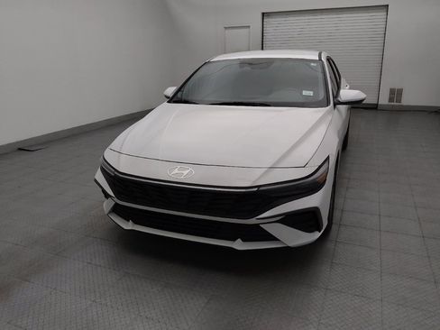 Used 2024 Hyundai Elantra SEL FWD image 15