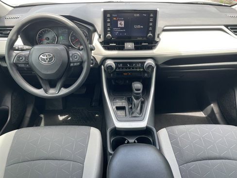 Used 2020 Toyota RAV4 XLE w/ Convenience Package FWD image 13