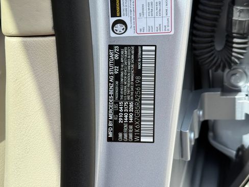 Used 2024 Mercedes-Benz Maybach S 580 4MATIC image 45