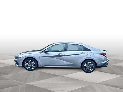 Used 2025 Hyundai Elantra Sport FWD image 5
