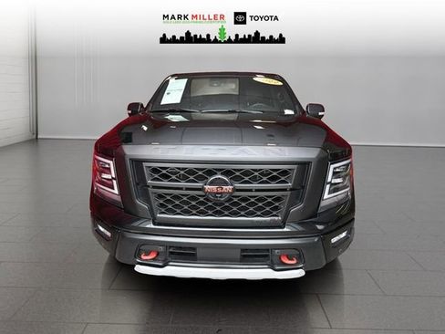 Used 2022 Nissan Titan PRO-4X w/ Pro-4x Convenience Package image 9