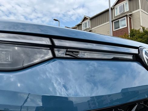 New 2025 Volkswagen Tiguan SE R-Line image 2