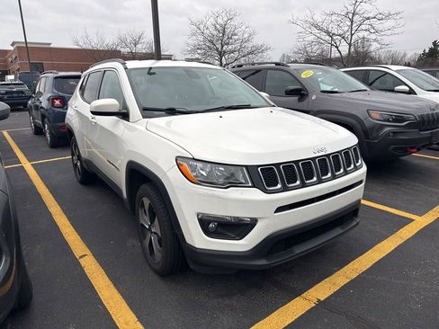 Used 2018 Jeep Compass Latitude w/ Cold Weather Group image 16