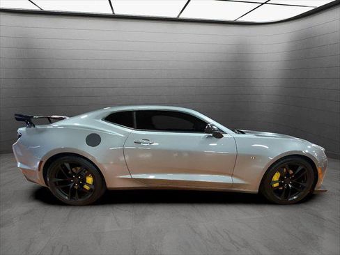Used 2023 Chevrolet Camaro LT w/ RS Package image 6