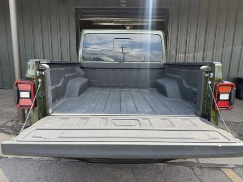 Used 2022 Jeep Gladiator Rubicon w/ LED Lighting Group image 17