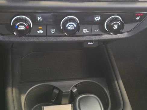 Certified 2024 Honda HR-V Sport image 36