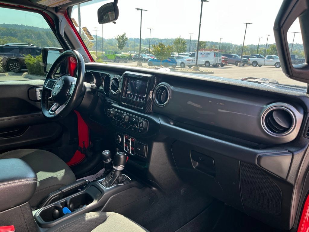 Used 2021 Jeep Wrangler Unlimited Sahara AWD/4WD image 27
