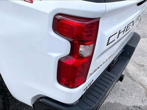 Used 2025 Chevrolet Silverado 1500 Custom Trail Boss w/ LPO, Dark Essentials Package AWD/4WD image 24