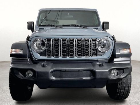 Used 2025 Jeep Wrangler Sport image 5