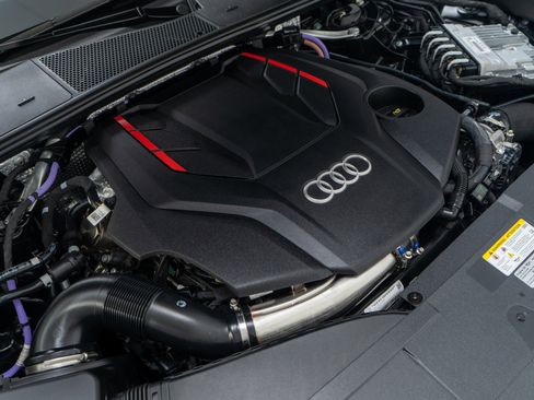 Used 2025 Audi S6 Premium Plus w/ Premium Plus Package image 48