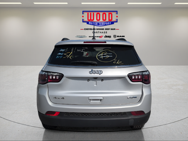 Used 2024 Jeep Compass Latitude AWD/4WD image 4