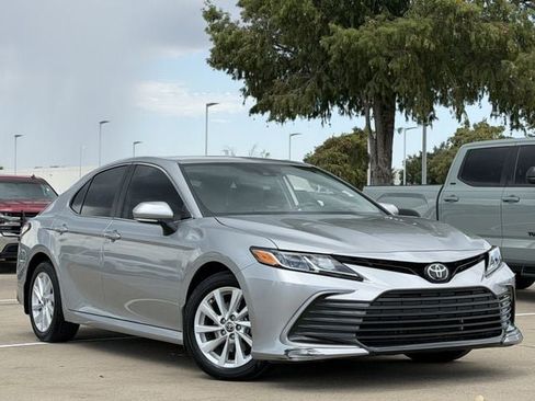 Used 2024 Toyota Camry LE w/ Convenience Package FWD image 2